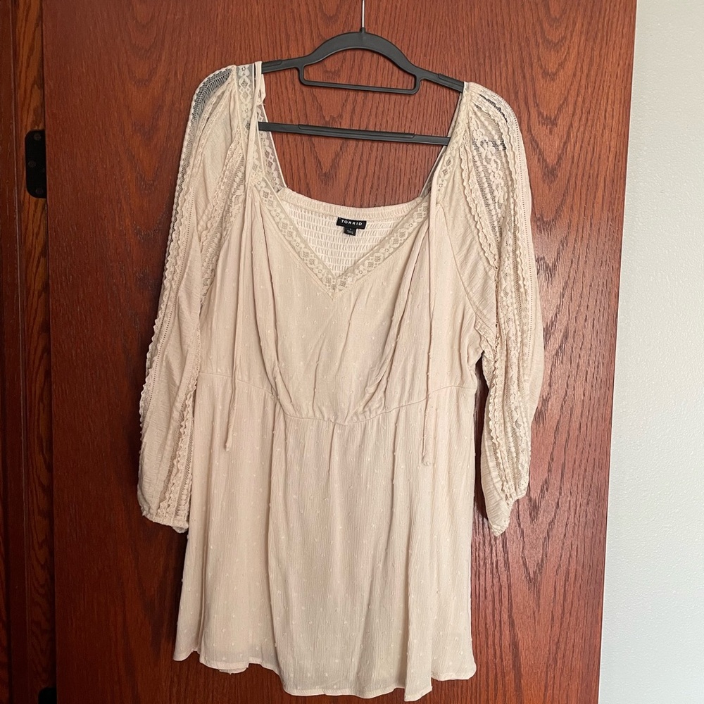 NWT Torrid Beige/Tan Blouse